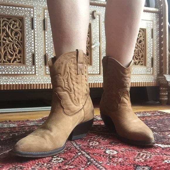 Zodiac Shoes - Zodiac Vintage Cowboy boots in camel USA made!